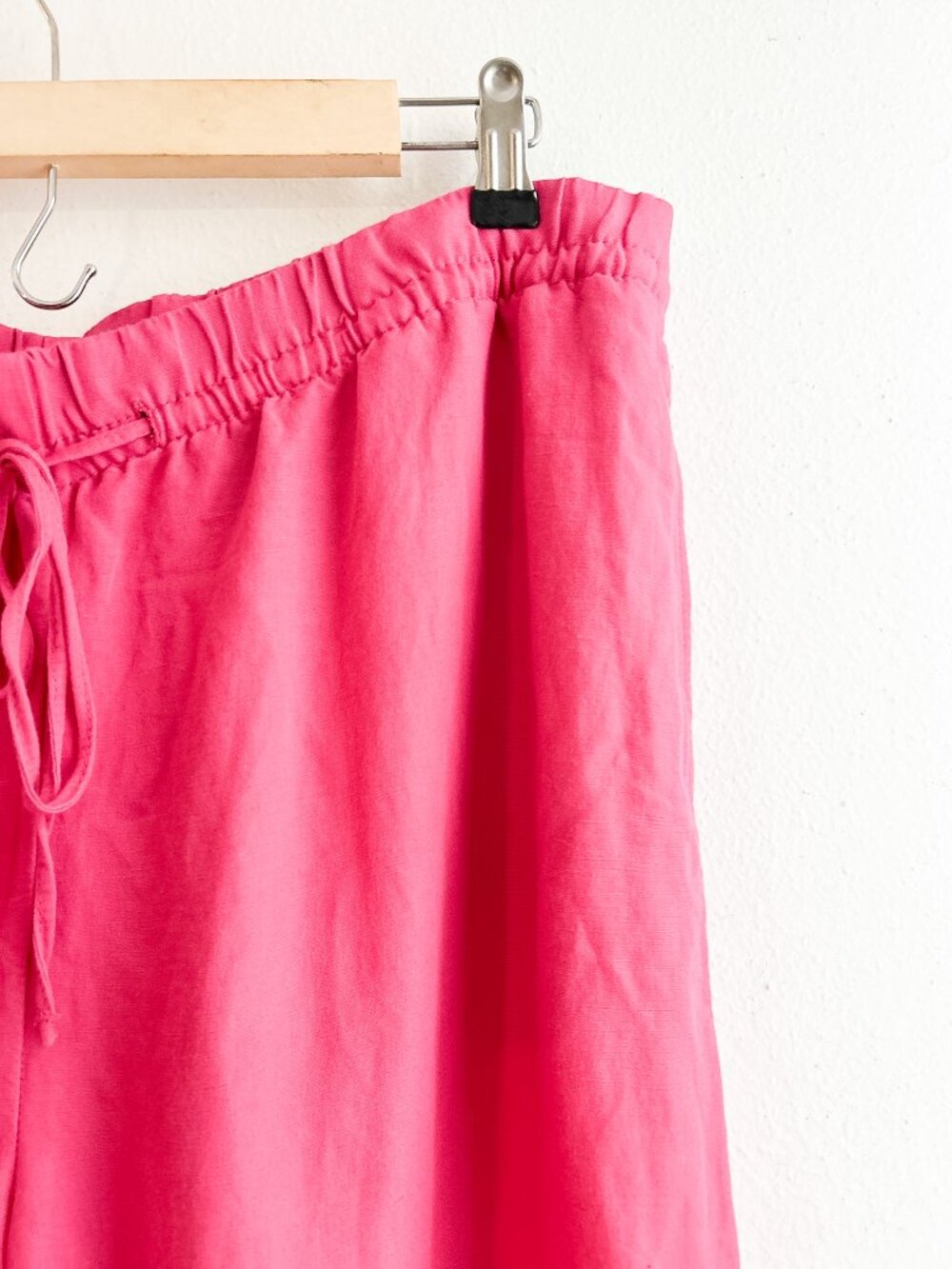 EUC Wide-Leg Drawstring Pants in Bright Raspberry - Picture 5 of 9